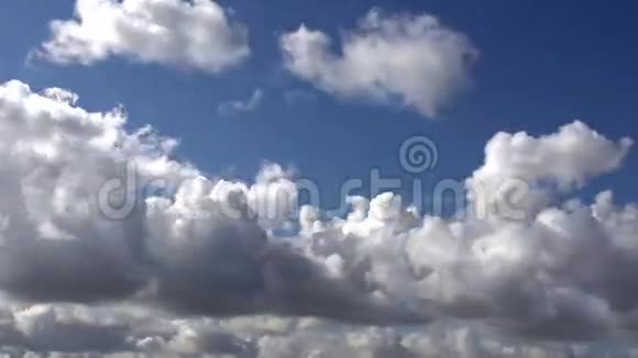 天空中的护栏视频的预览图