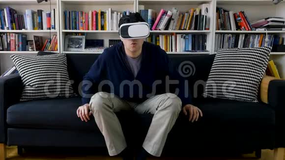 深入到虚拟现实中视频的预览图