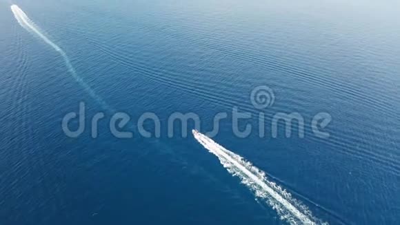 克罗地亚亚得里亚海小型快艇上的空钻射击视频的预览图