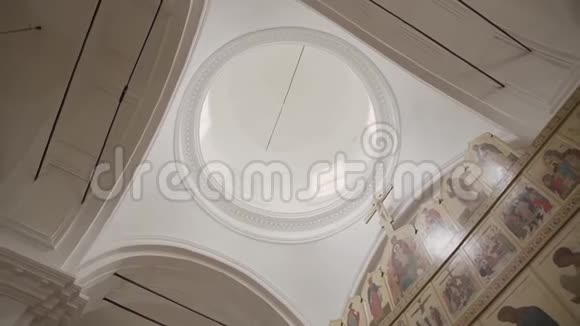 在东正教教堂的穹顶下天花板视频的预览图