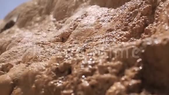 山源清水与自然统一环境问题视频的预览图