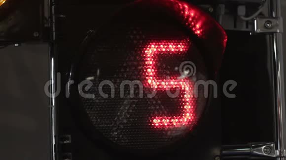 红绿灯的号码视频的预览图