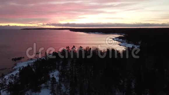 俄罗斯拉多加湖冰场黎明视频的预览图