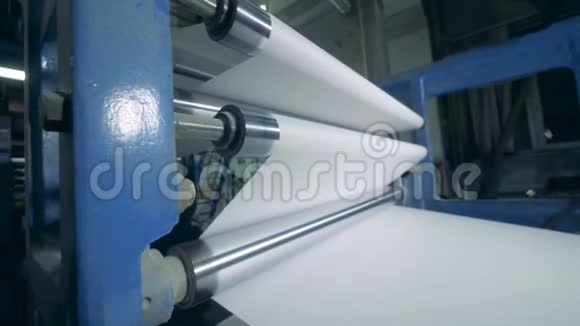 滚筒移动白色床单印刷设备视频的预览图