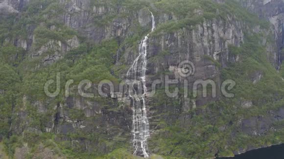 挪威罗加兰县LysebotnLysefjord瀑布空中录像视频的预览图