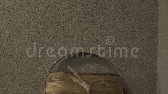 木质原钟上墙新设计视频的预览图