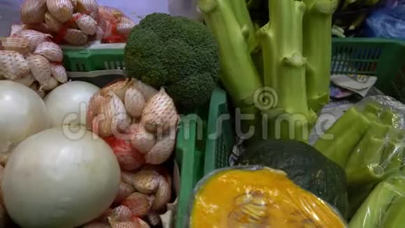 4新鲜蔬菜生菜洋葱等有机食品视频的预览图