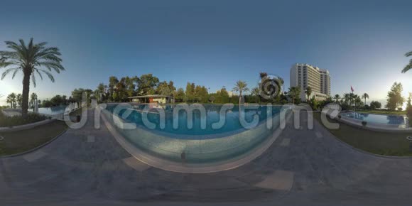 360VR室外酒店区域游泳池可俯瞰大海土耳其视频的预览图