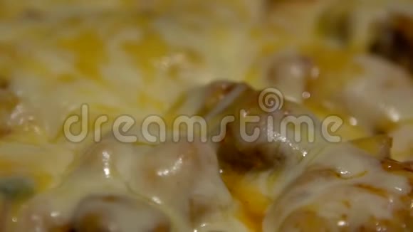 慢动作烹饪达卡比韩国食物在韩国餐馆吃饭视频的预览图