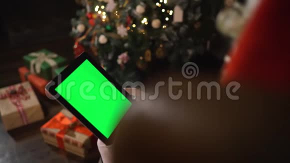 圣诞老人有iPad绿色屏幕视频的预览图
