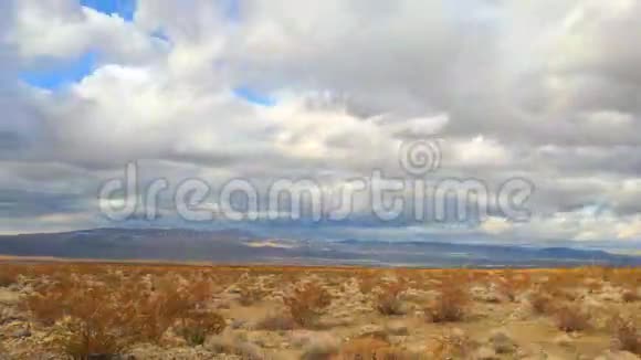 莫哈韦沙漠风暴云的时间流逝剪辑6视频的预览图