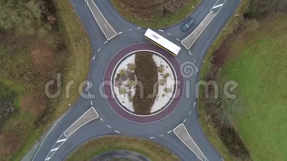 一个交通圈的鸟瞰图视频的预览图