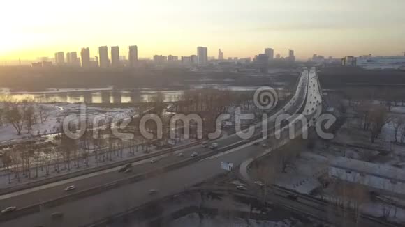 日落过桥河视频的预览图