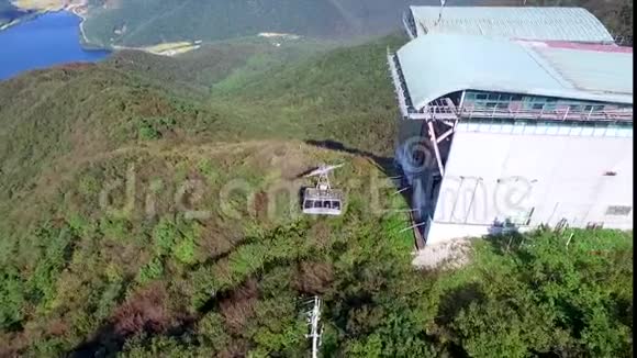 苏伦山海纳姆Jeollanamdo韩国苏伦山缆车航空景观视频的预览图