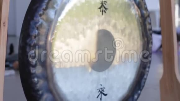 中国文化乐器铜锣视频的预览图