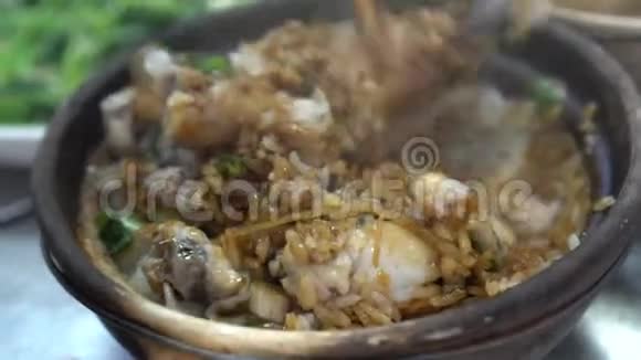 香港鳗鱼火锅饭粤菜视频的预览图
