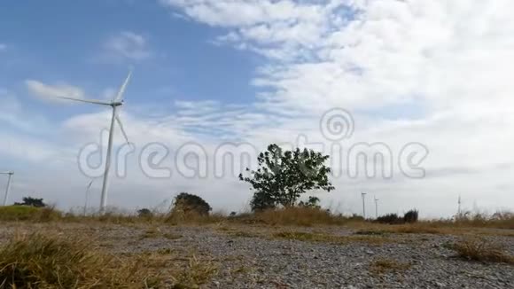 发电环保清洁发电的风力发电机景观视频的预览图
