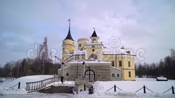 城堡酒店和餐厅视频的预览图