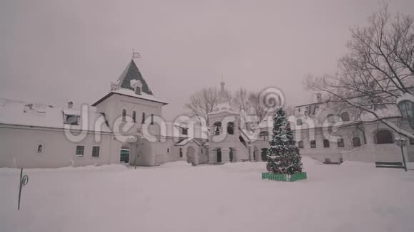 大基督教修道院的庭院基督教修道院和神社照相机在动视频的预览图