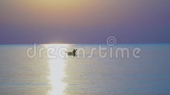 地中海上空美丽的日出视频的预览图