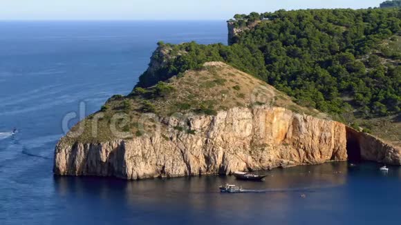 西班牙加泰罗尼亚科斯塔布拉瓦的海景时光流逝视频的预览图