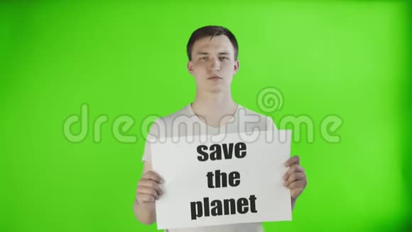青年活动家与拯救地球海报在色度关键背景视频的预览图