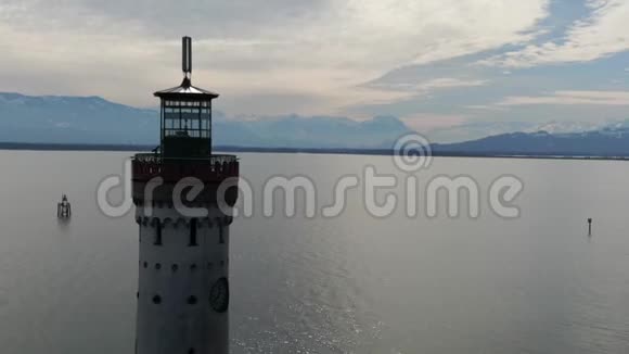 灯塔的顶端空中镜头4k视频的预览图