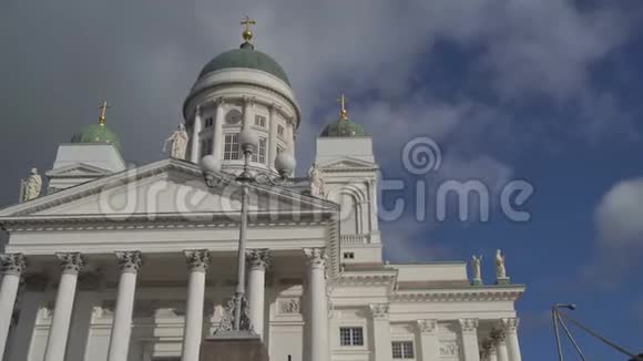 芬兰赫尔辛基参议院广场全景大教堂视频的预览图