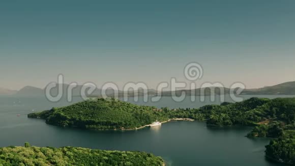 希腊斯科皮奥斯岛的空中射击视频的预览图