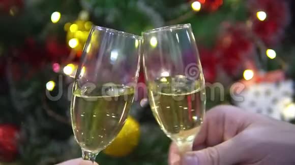 新年带着香槟的晚宴视频的预览图