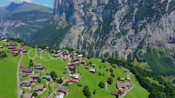 瑞士山区的Gimmelwald小村庄瑞士从上面视频的预览图