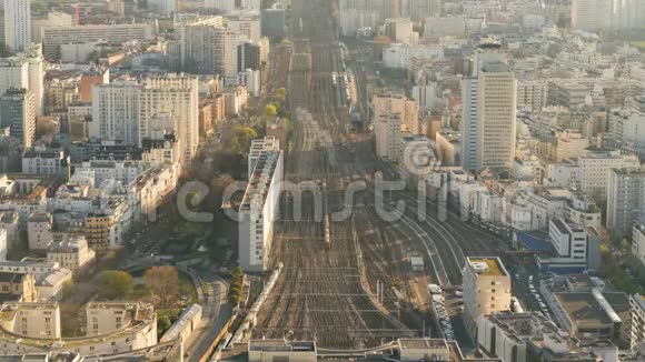 从上面的时间推移俯瞰巴黎天际线欧洲沃吉拉德火车站的欧洲大波利斯主要地标视频的预览图