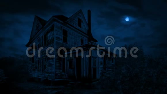 月亮在上面废弃的老房子视频的预览图