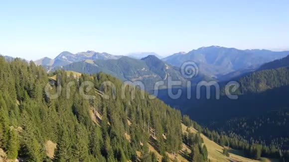 德国巴伐利亚阿尔卑斯山的壮观景色视频的预览图