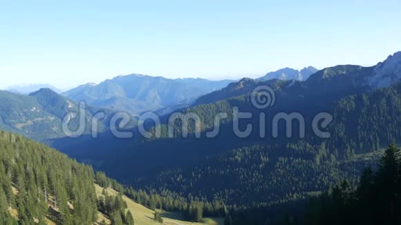 德国巴伐利亚阿尔卑斯山的壮观景色视频的预览图
