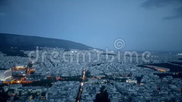希腊雅典夜景从顶部看视频的预览图