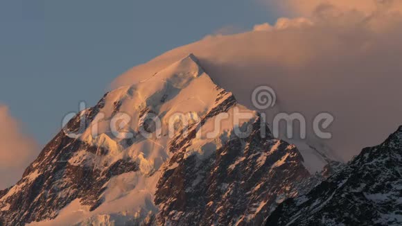 日落时分库克山峰顶极度靠近视频的预览图
