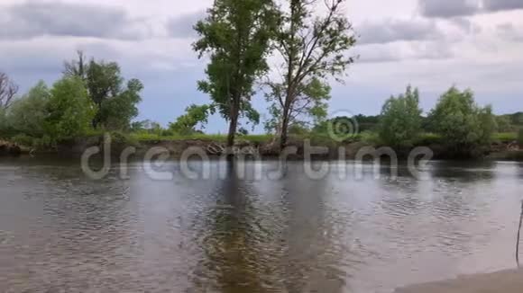 河流水流时间流逝视频的预览图