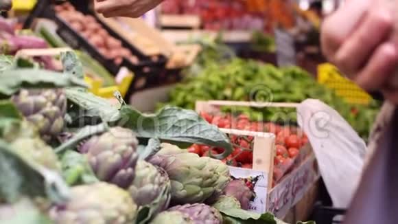 意大利的传统食品市场视频的预览图