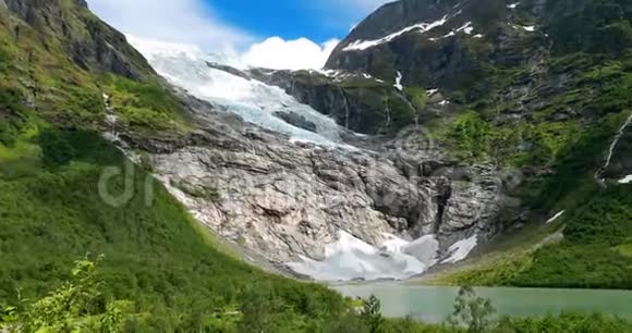 挪威索格奥格费霍丹县乔斯特达尔斯布雷恩国家公园春天阳光明媚的一天博雅碧冰川景观著名的视频的预览图