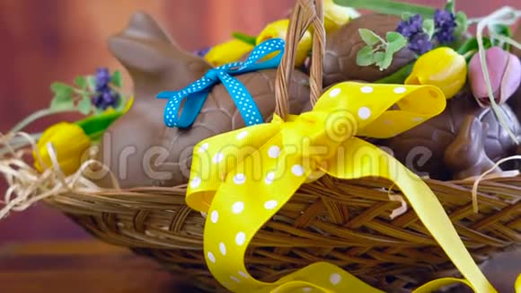 快乐复活节篮子里的巧克力蛋淘大宏视频的预览图