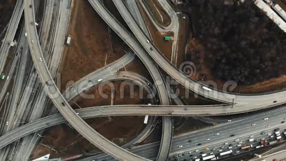 大路路口的影像视频的预览图