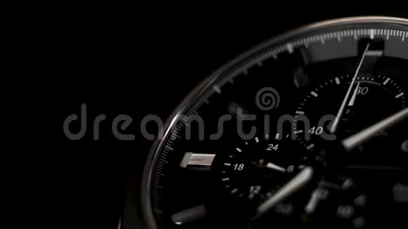 腕表时间间隔关闭在黑色背景白色时钟视频的预览图