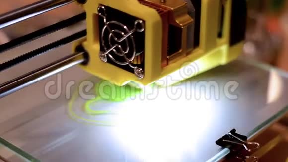 3D打印机工作视频的预览图