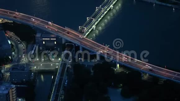 日本高速公路上的车视频的预览图