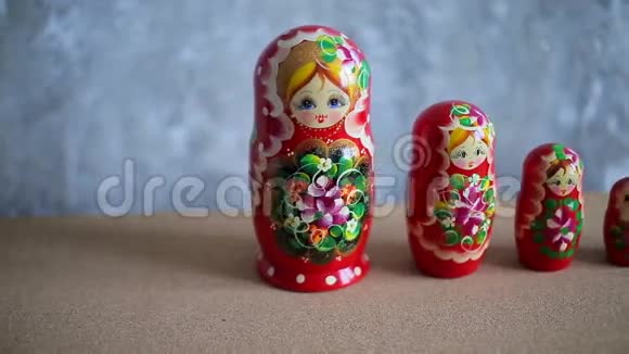 俄罗斯筑巢娃娃马崔什卡视频的预览图