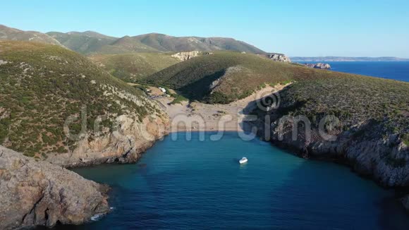 意大利撒丁岛卡拉科马利亚海滩撒丁岛是地中海第二大岛屿撒丁岛卡拉科马利亚海滩视频的预览图