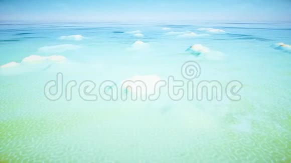 俯视海滩沙岛视频的预览图