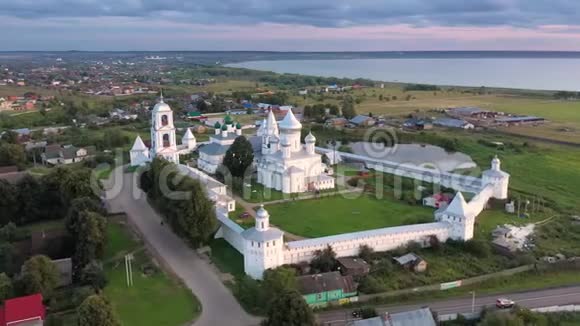 佩雷斯拉夫尔扎莱斯基尼基茨基修道院的鸟瞰图视频的预览图