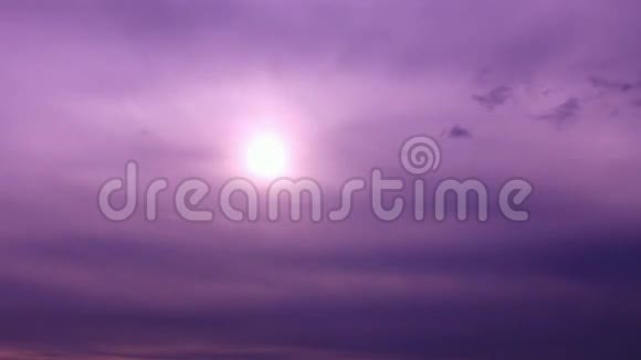 紫色的天空视频的预览图